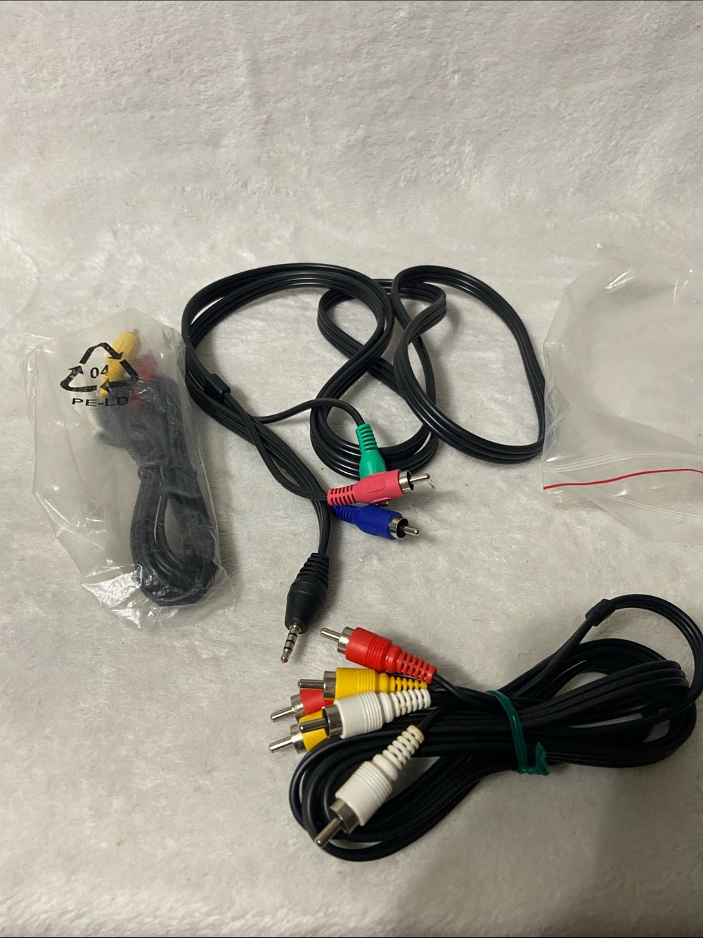 Many Cables Idk what they are?